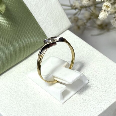 Złoty pierścionek p.585/1,19g