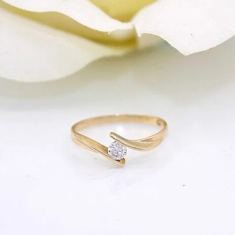 Złoty pierścionek p.585/1,29g