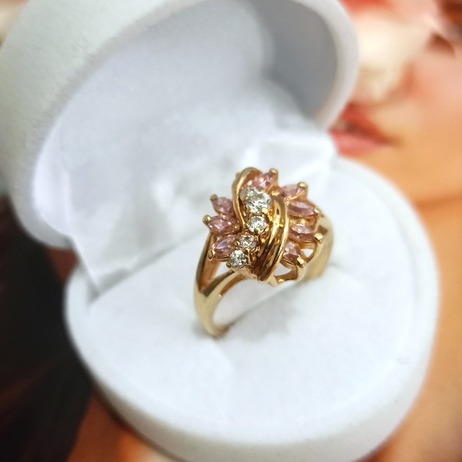 Złoty pierścionek p.585/4,49g