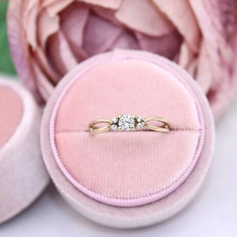 Złoty pierścionek p.333/1,77g