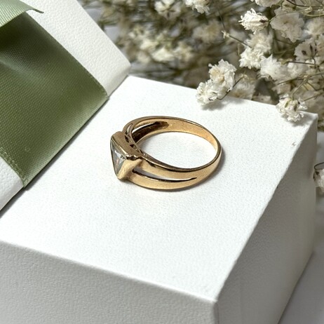 Złoty pierścionek p.585/3,37g