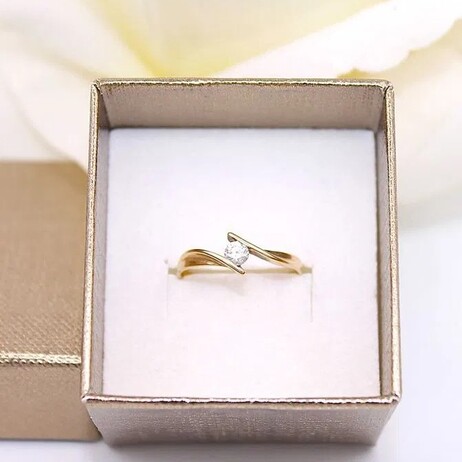 Złoty pierścionek p.585/1,29g