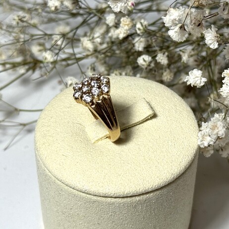 Złoty pierścionek p.585/3,95g