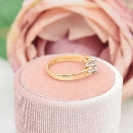 Złoty pierścionek p.585/2,65g