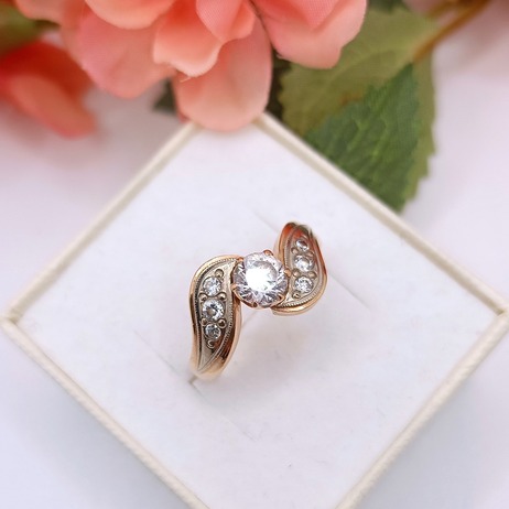 Złoty pierścionek p.585/4,84g