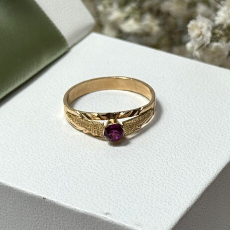 Złoty pierścionek p.585/1,78g