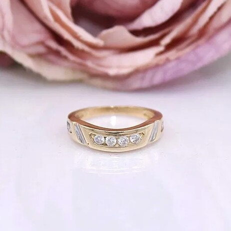 Złoty pierścionek p.585/2,29g