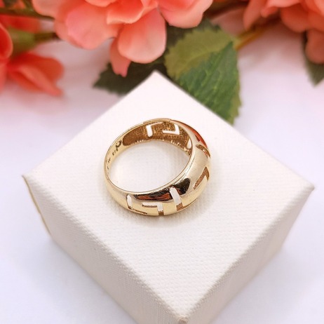 Złoty pierścionek p.585/3,38g