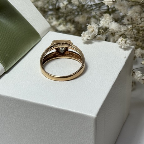 Złoty pierścionek p.585/3,37g