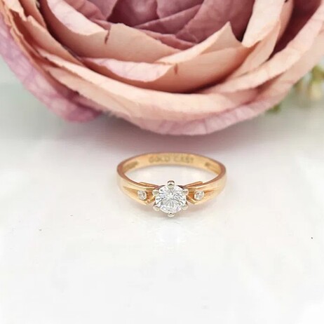 Złoty pierścionek p.585/2,65g