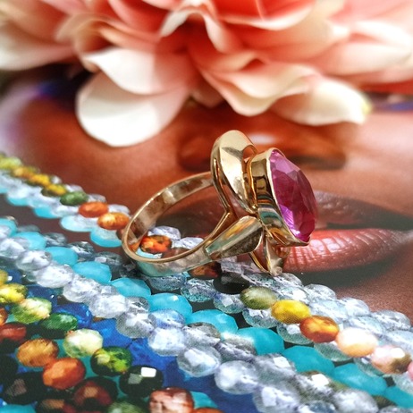 Złoty pierścionek p.583/6,17g