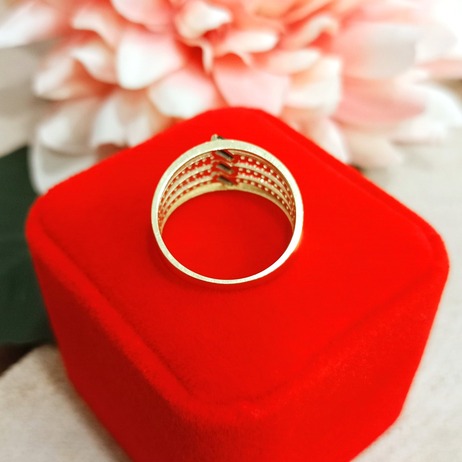 Złoty pierścionek p.585/2,76g
