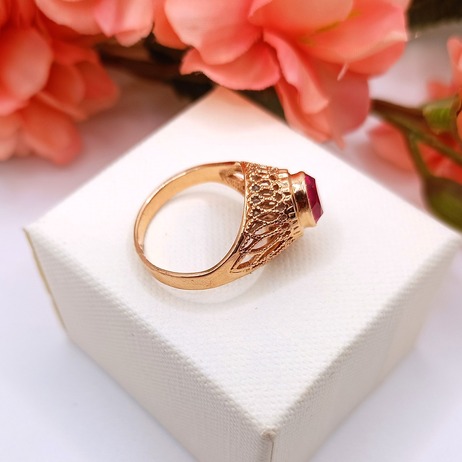 Zloty pierścionek p.585/3,56g