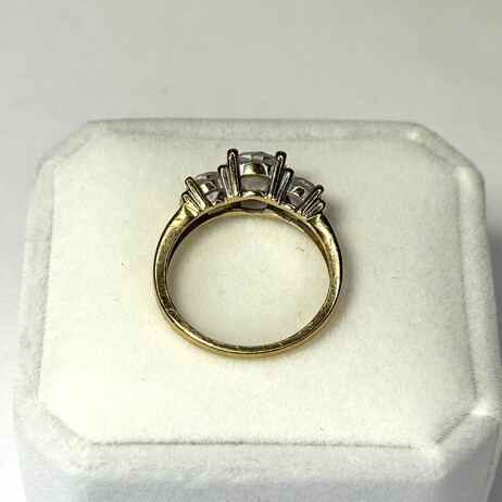 Złoty pierścionek p.375/3,54g