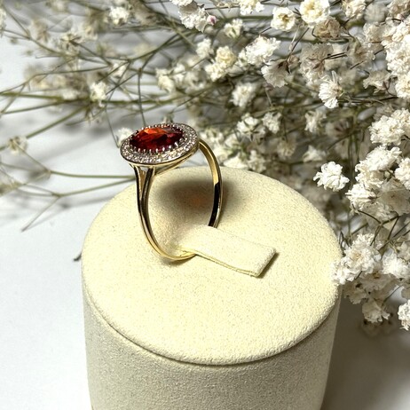 Złoty pierścionek p.585/4,11g