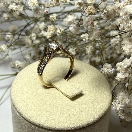 Złoty pierścionek p.585/2,58g