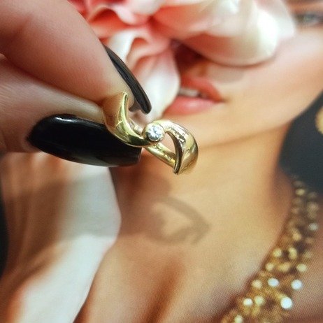 Złoty pierścionek p.585/1,96g