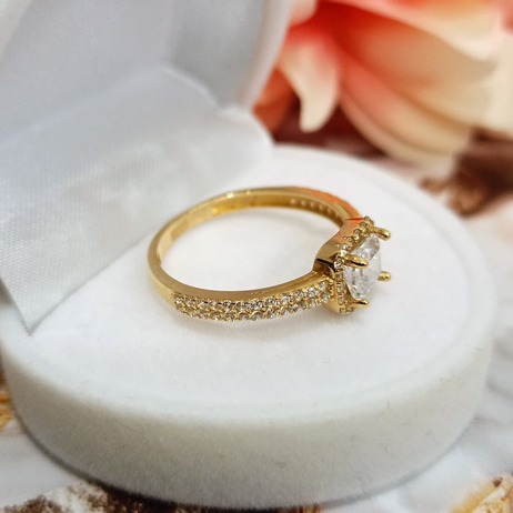 Złoty pierścionek p.585/1,94g