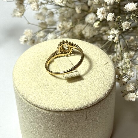 Złoty pierścionek p.585/1,86g