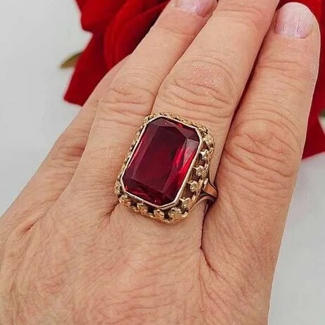 Złoty pierścionek p.585/10,80g