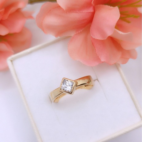 Złoty pierścionek p.375/2,14g