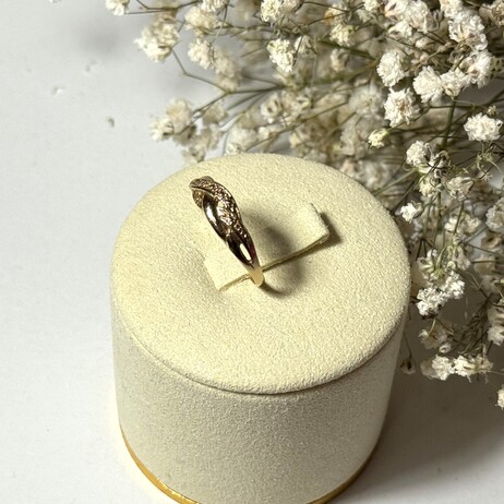 Złoty pierścionek p.585/1,53g