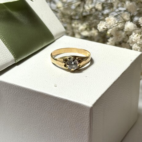 Złoty pierścionek p.585/1,81g