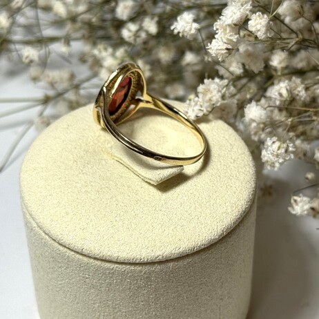 Złoty pierścionek p.585/4,11g