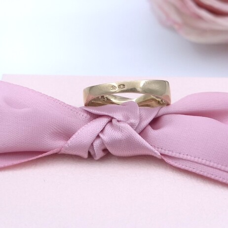 Złoty pierścionek p.585/2,39g
