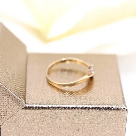 Złoty pierścionek p.585/1,29g