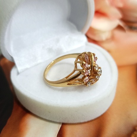 Złoty pierścionek p.585/4,49g