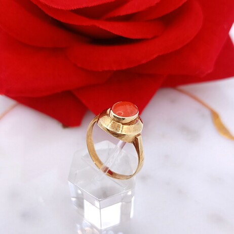 Złoty pierścionek p.585/1,92g