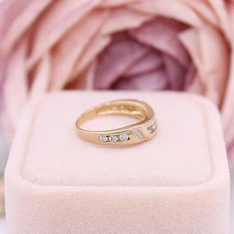 Złoty pierścionek p.585/2,29g