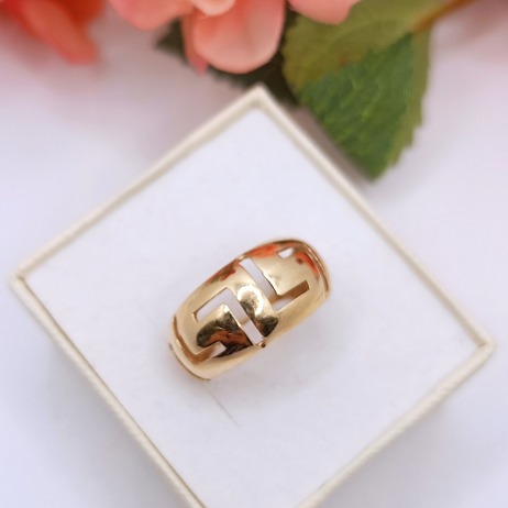 Złoty pierścionek p.585/3,38g