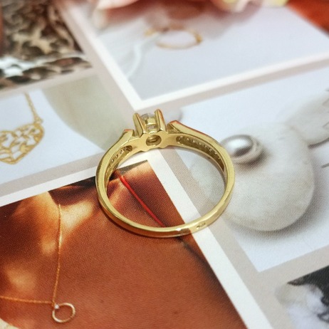 Złoty pierścionek p.585/3,42g