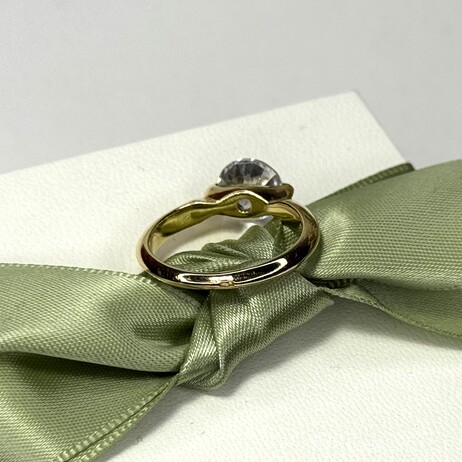 Złoty pierścionek p.585/4,06g