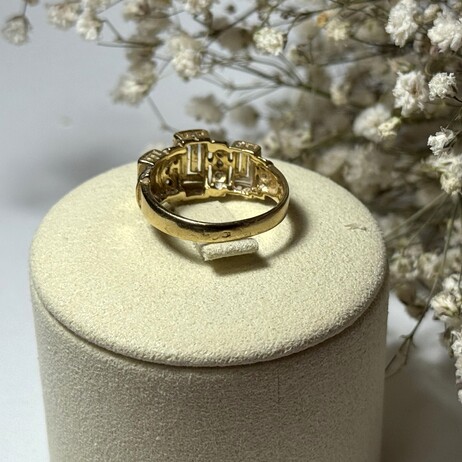 Złoty pierścionek p.585/4,17g