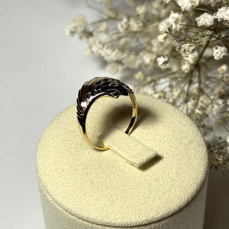 Złoty pierścionek p.585/3,04g