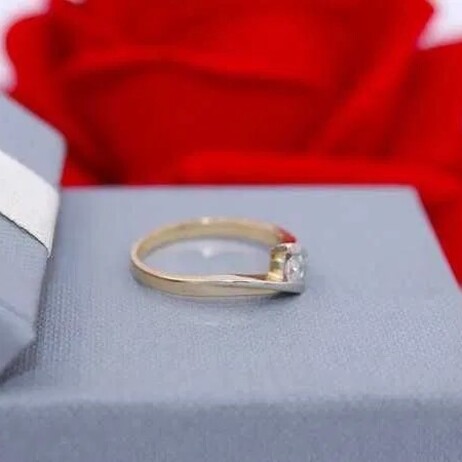 Złoty pierścionek p.585/2,68g