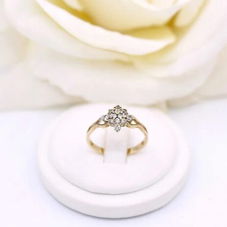 Złoty pierścionek p.333/1,86g