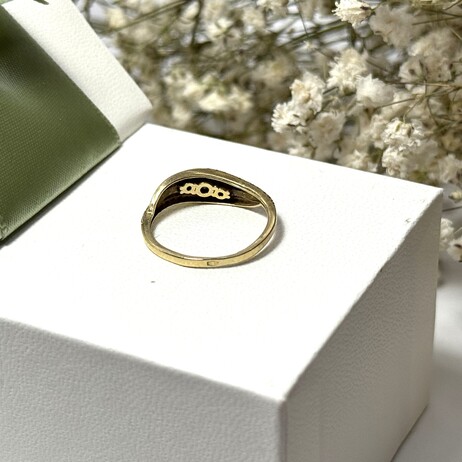 Złoty pierścionek p.585/1,54g