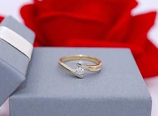 Złoty pierścionek p.585/2,68g