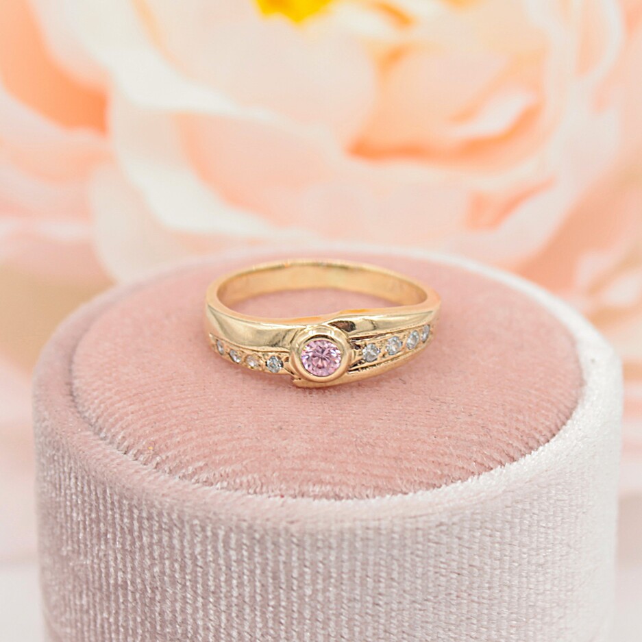 Złoty pierścionek p.585/2,63g