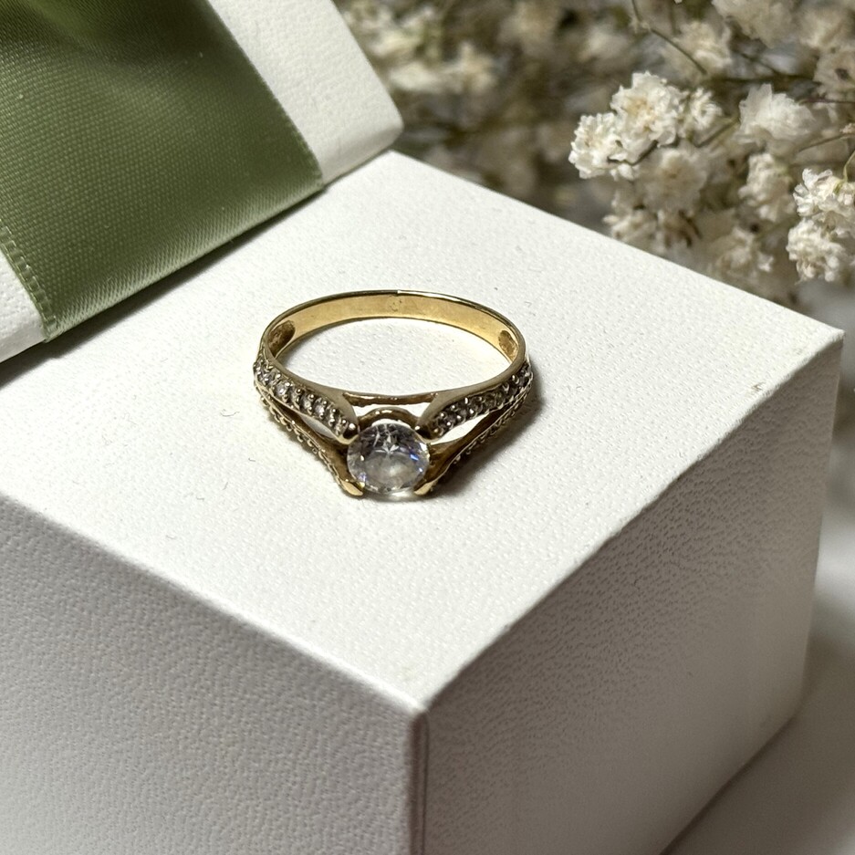 Złoty pierścionek p.585/2,58g