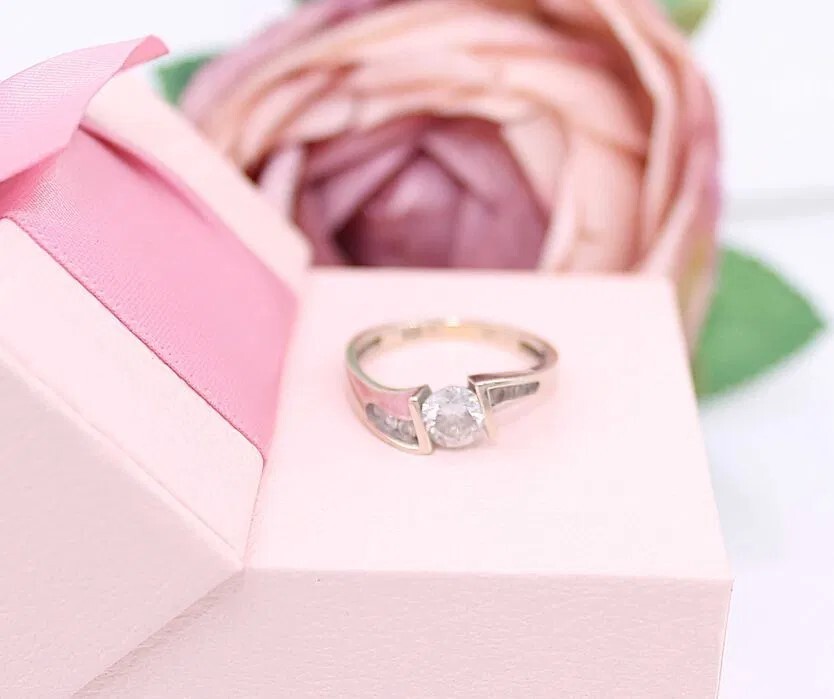 Złoty pierścionek p.585/3,00g