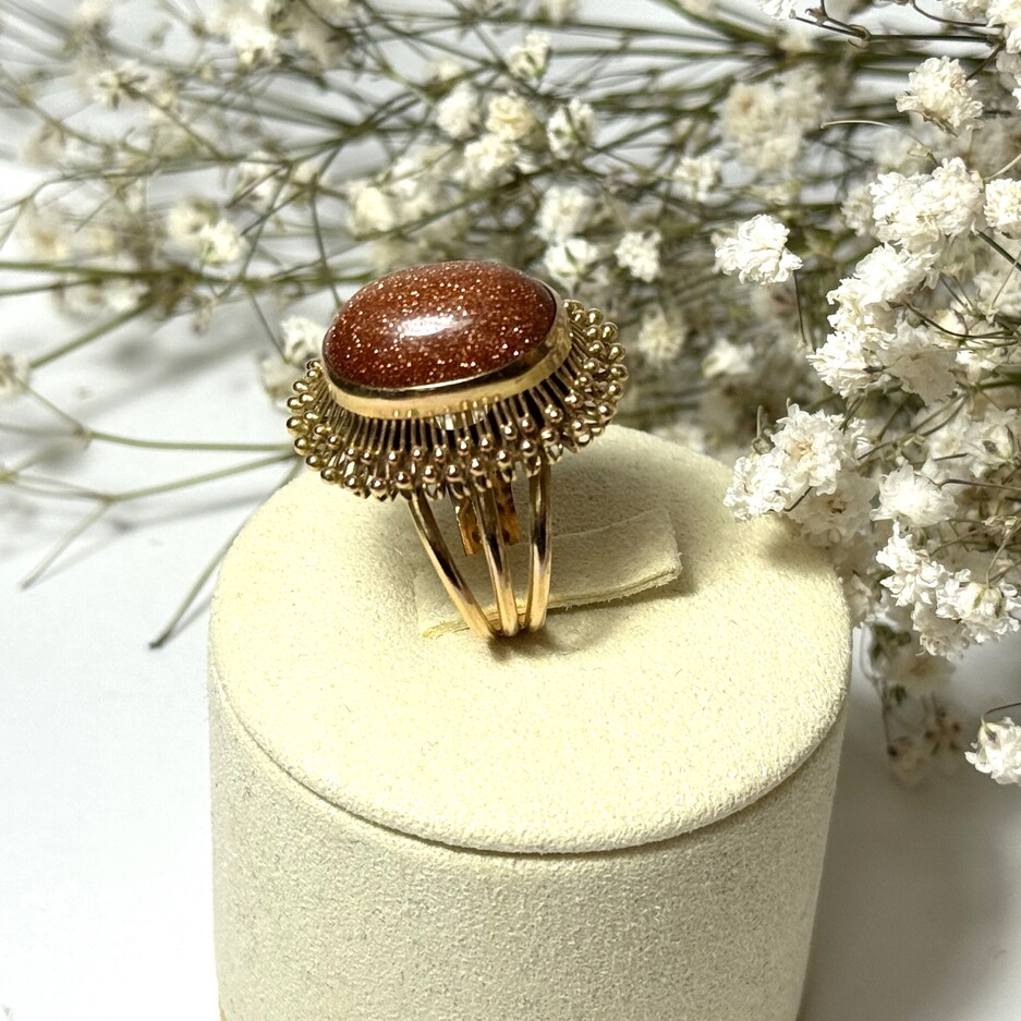 Złoty pierścionek p.585/7,69g