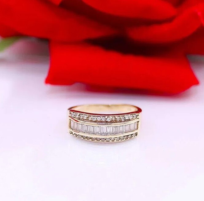 Złoty pierścionek p.585/3,05g