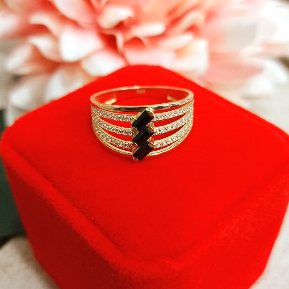 Złoty pierścionek p.585/2,76g