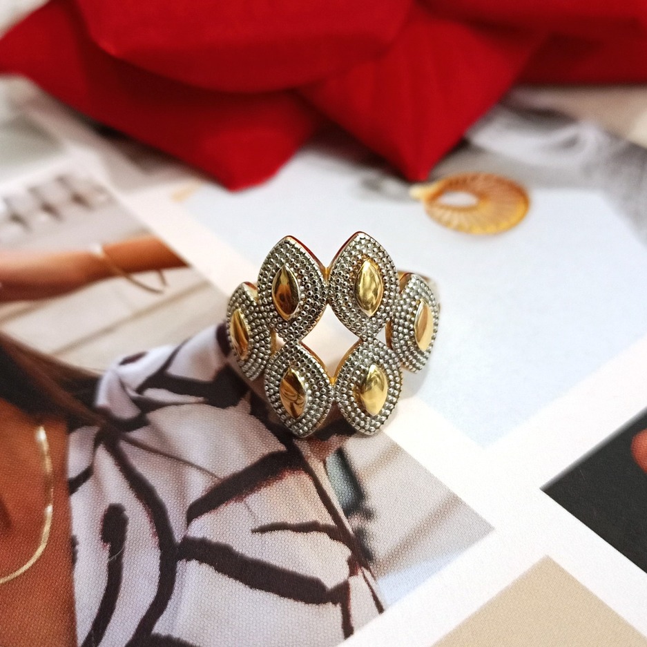 Złoty pierścionek p.585/4,49g