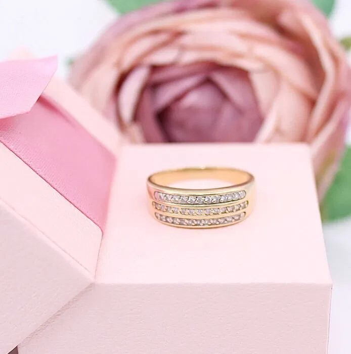 Złoty pierścionek p.585/5,57g